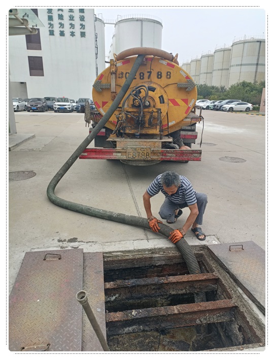 浩口原种场隔油池清掏